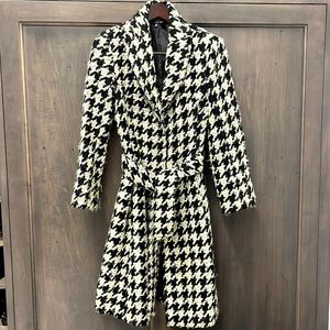 Zara houndstooth coat Women’s small